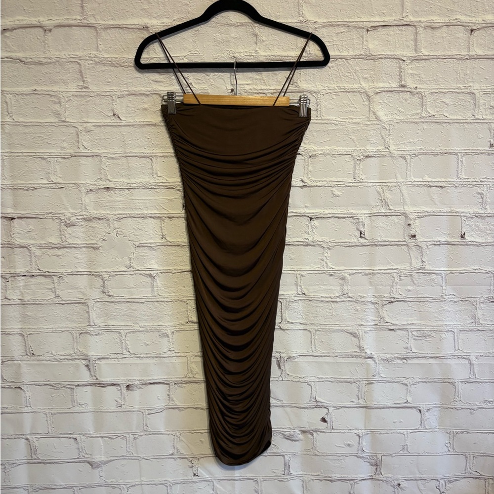 Windsor Midi Ruched Bodycon Dress - Picture 7 of 9